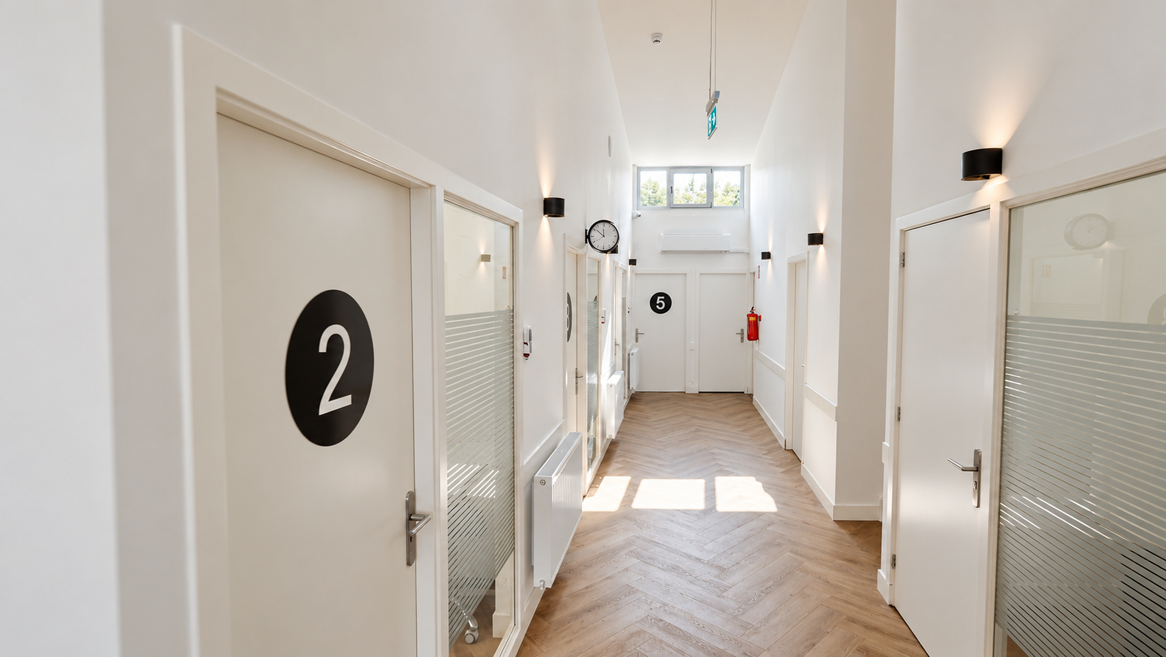 Kliniekruimtes & Gangen